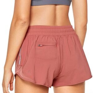 YOGA Feathery-Fit Mid-Rise Lined Shorts. Size S (4-6)